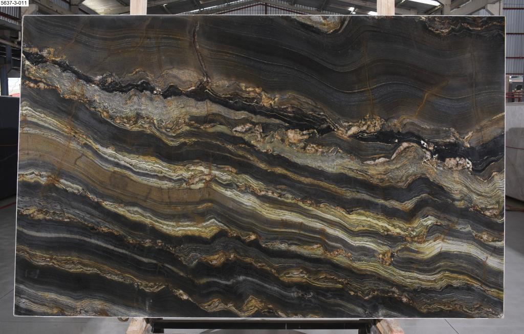 Lot 5637 — Nero Wood Quartzite Leather