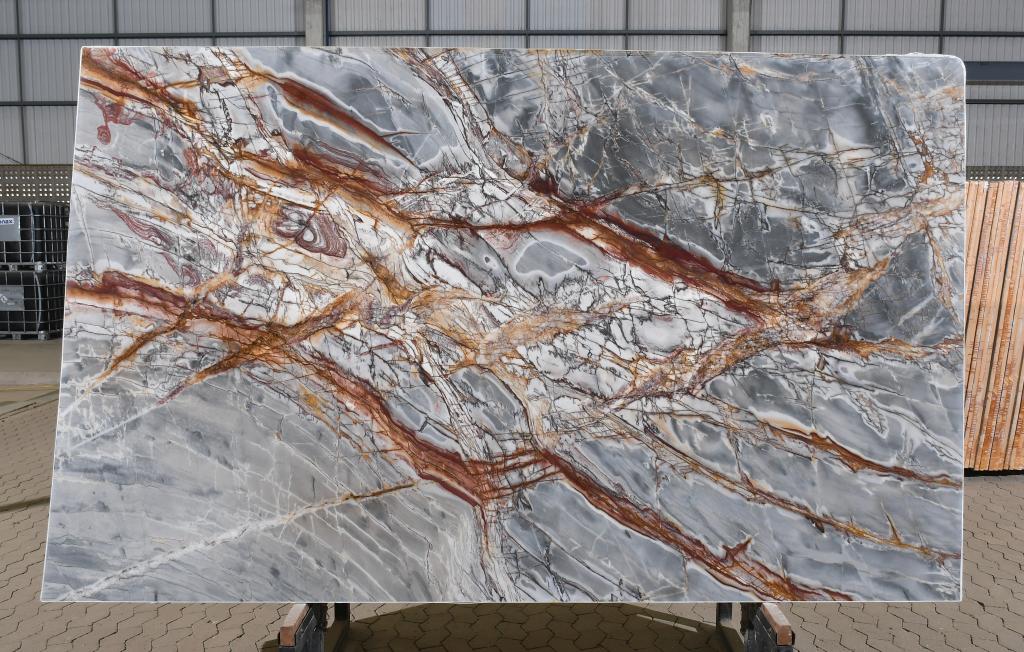 Lot CA016975 — Midnight Ruby Quartzite