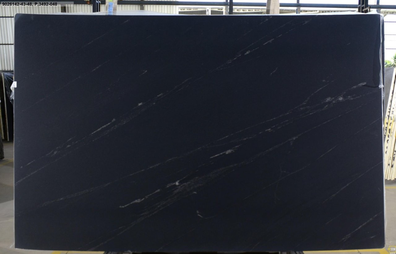 Lote 9026142 — Black Mist Honed