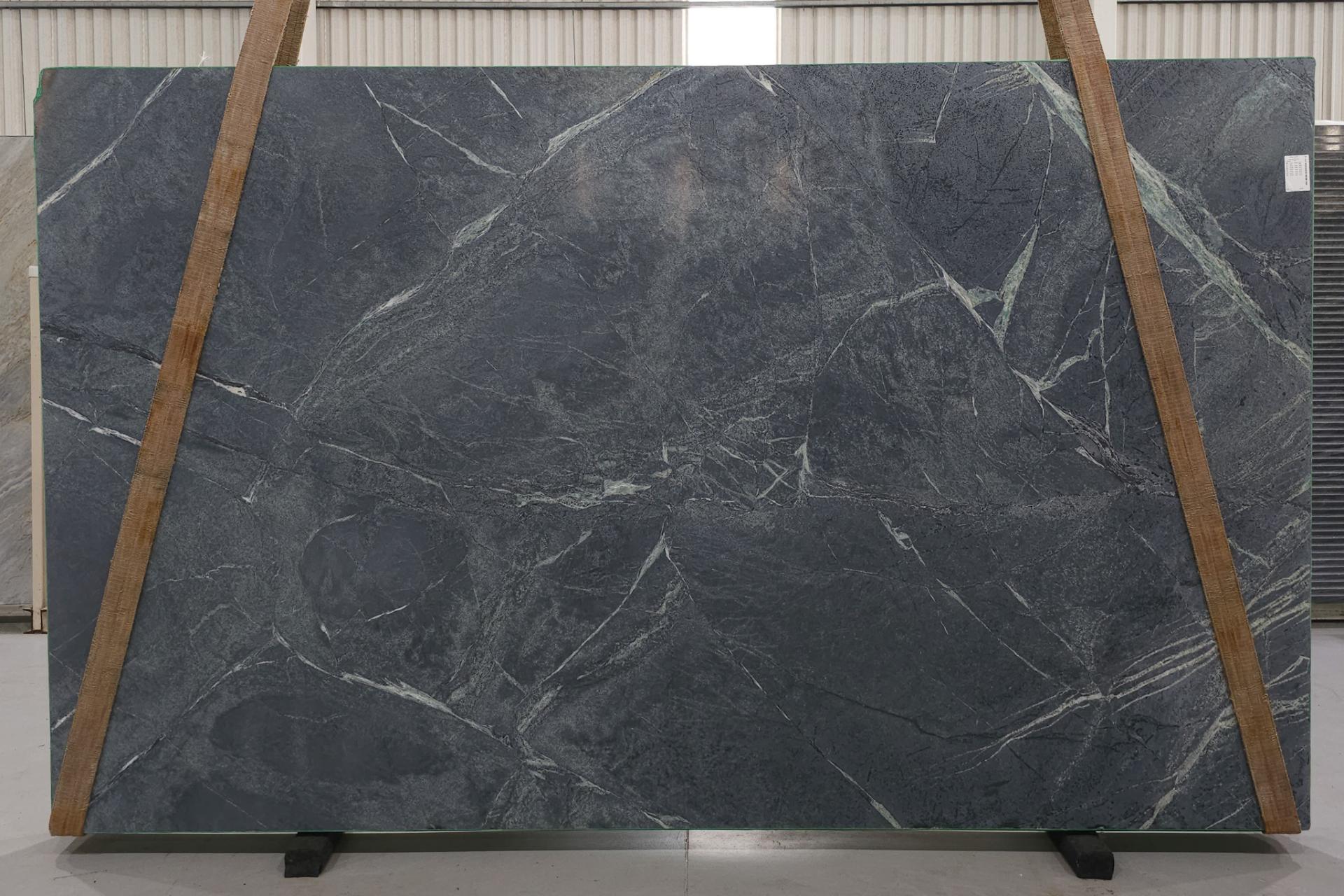 Lote 204135 — Barocca Soapstone Honed