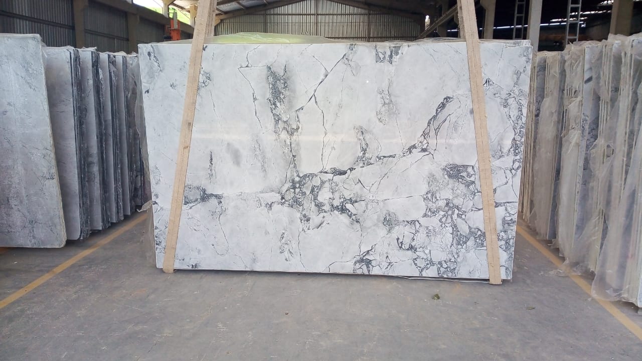Lote 8893 — Mumtaaz Dolomite