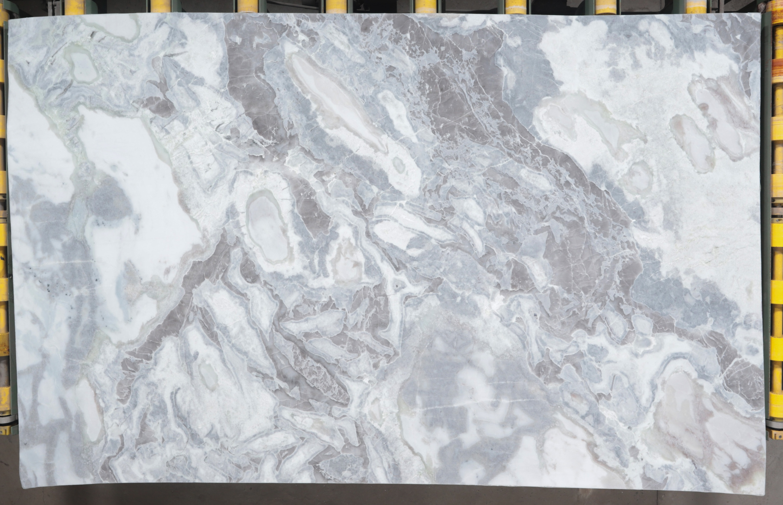 Lote 11734 — Dover White Marble Honed