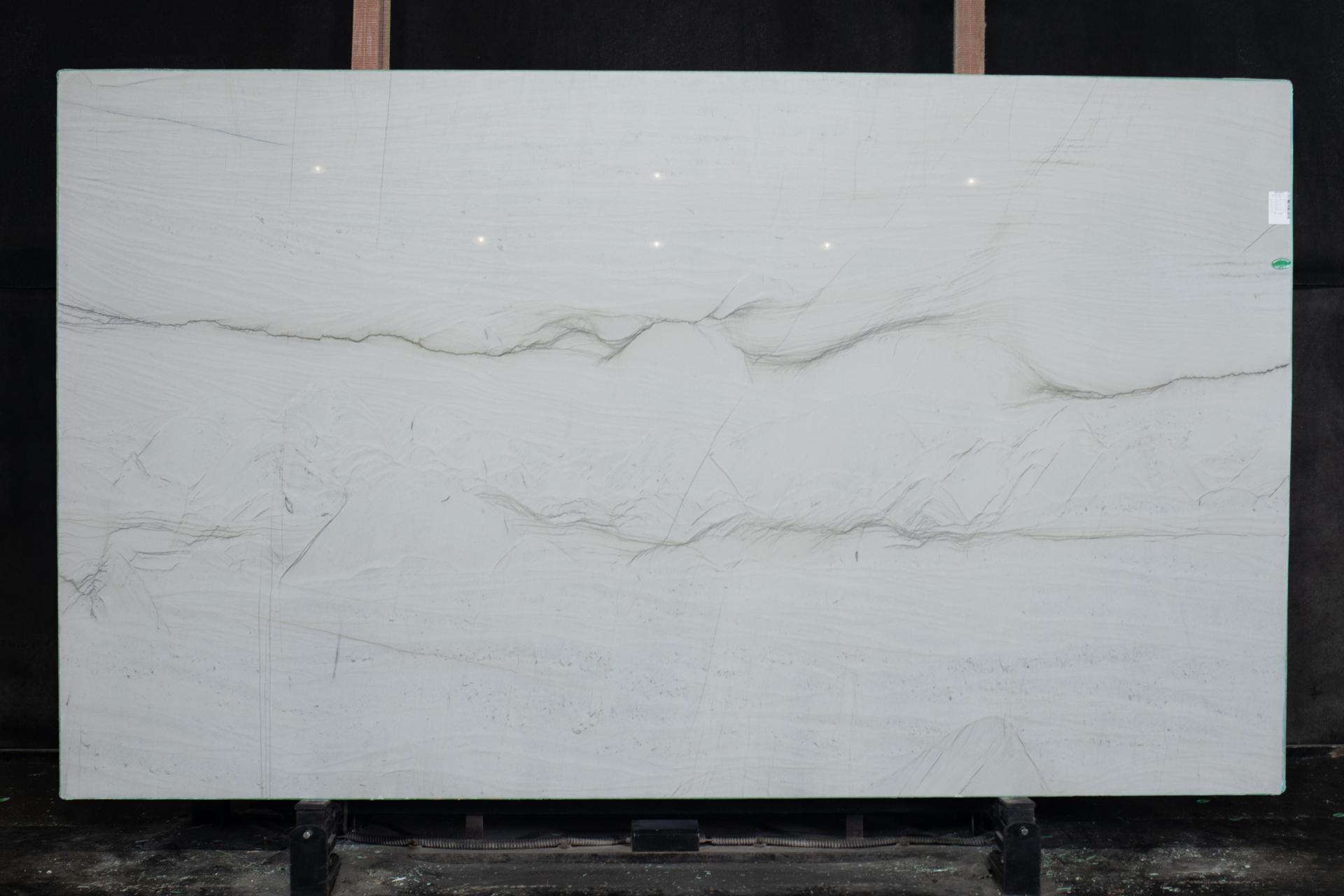 Lot 204982 — Luce Di Luna Quartzite