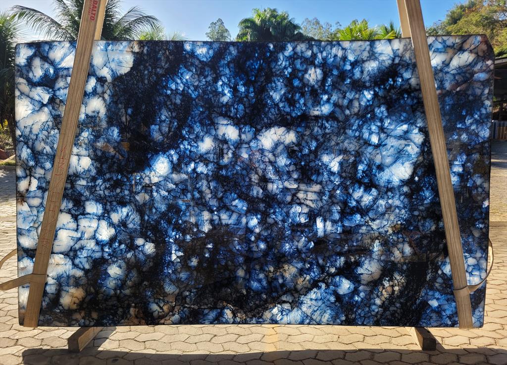 Lot 1004807 — Blue Cristallo Quartzite