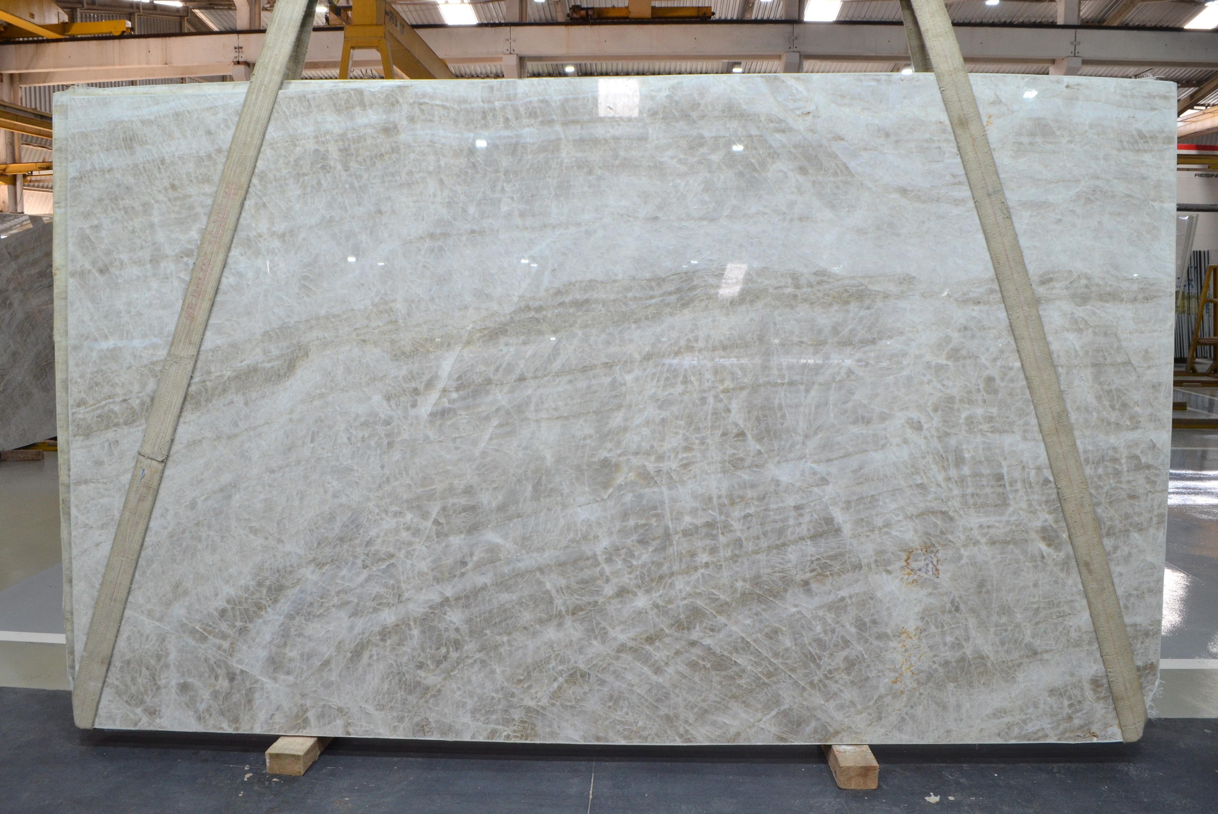 Lot 23108 — Taj Mahal Santana Vintage Quartzite Leather