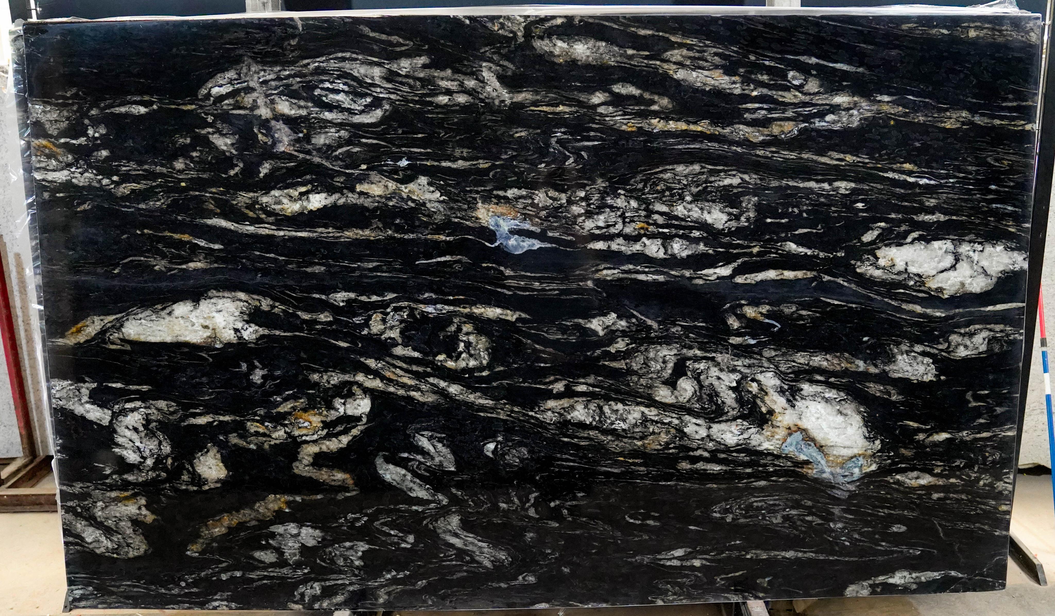 Lote 036174 — Titanium