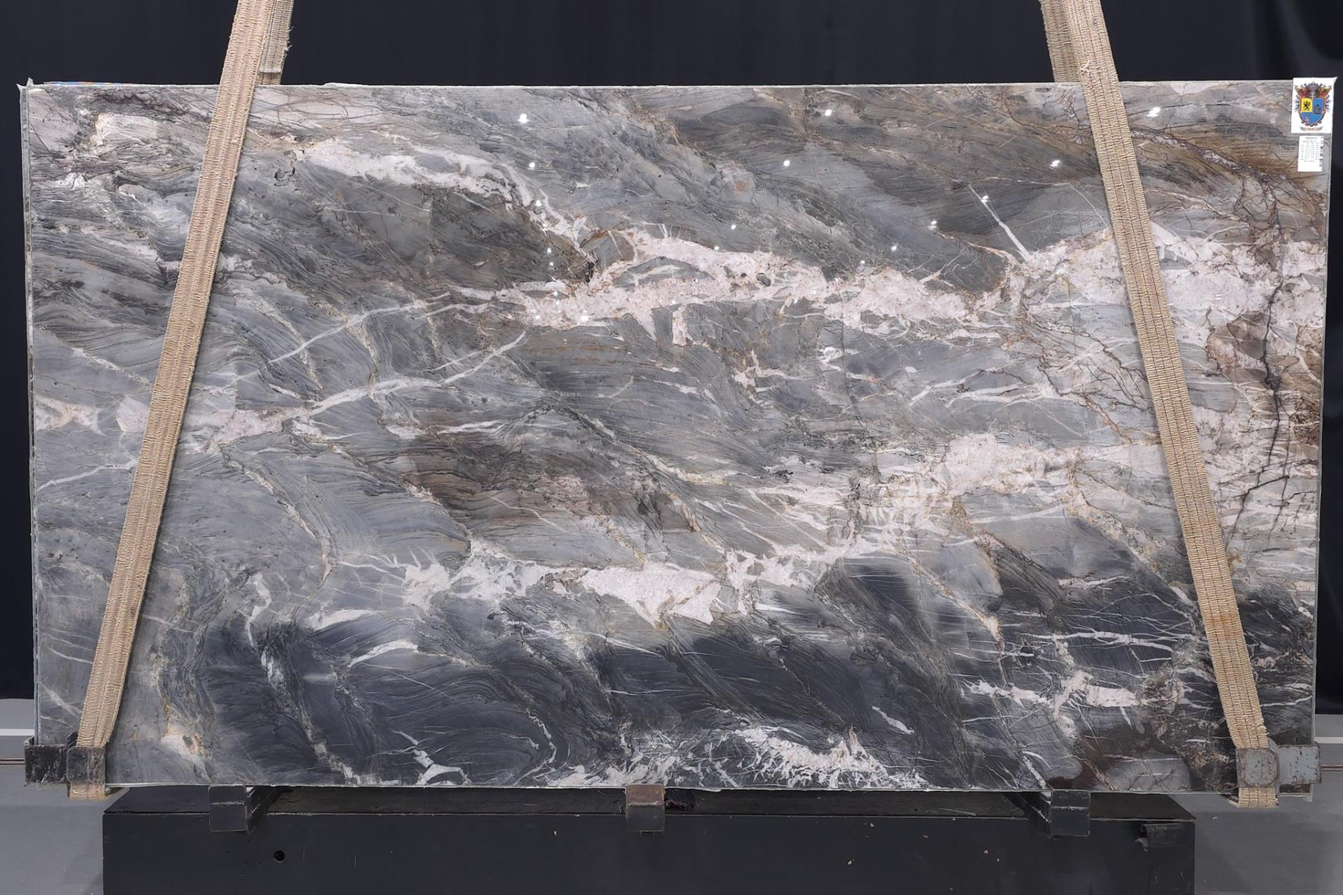 Vittara Prestige Quartzite slab