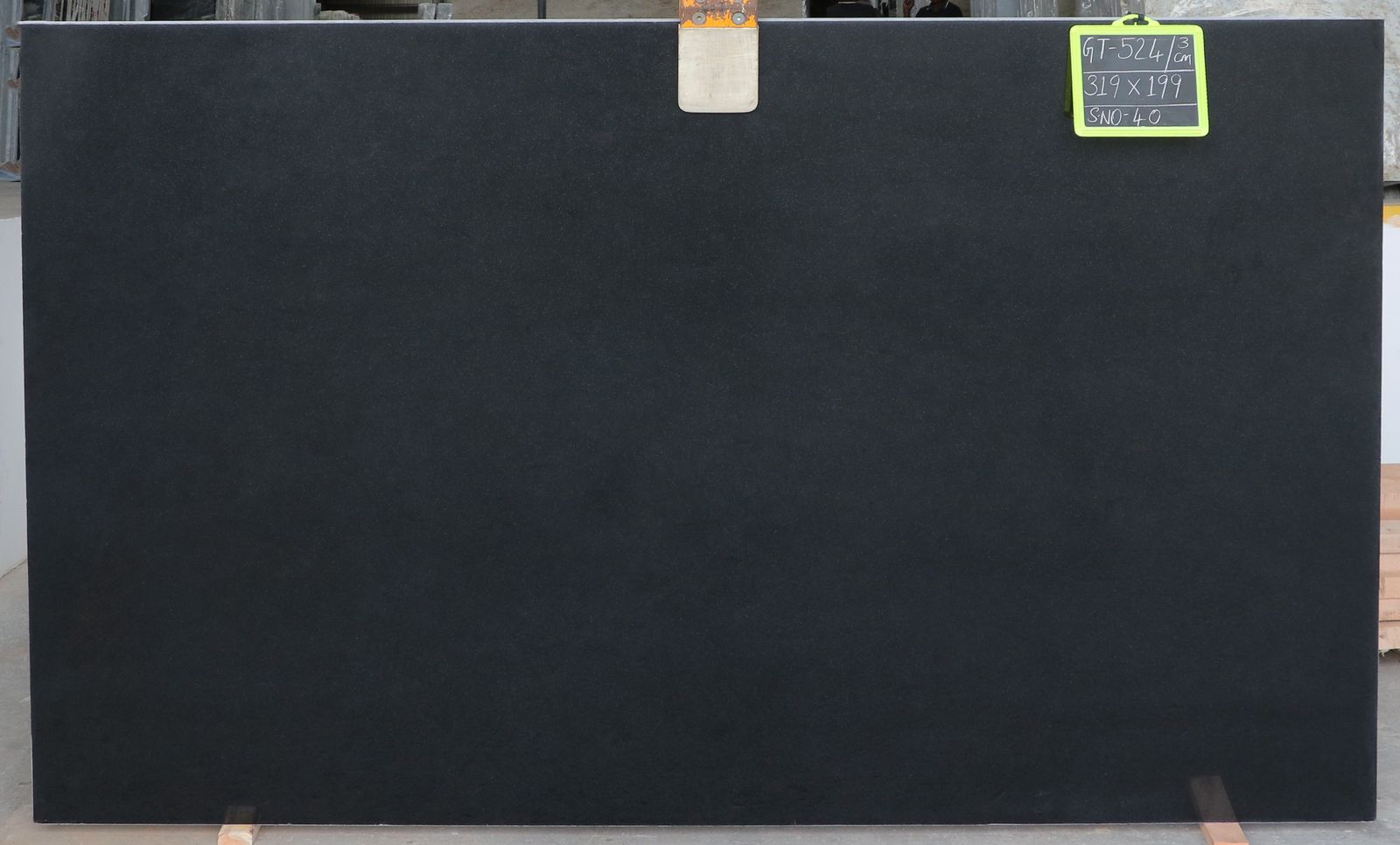 Lote GT-524 — Absolute Black Premium