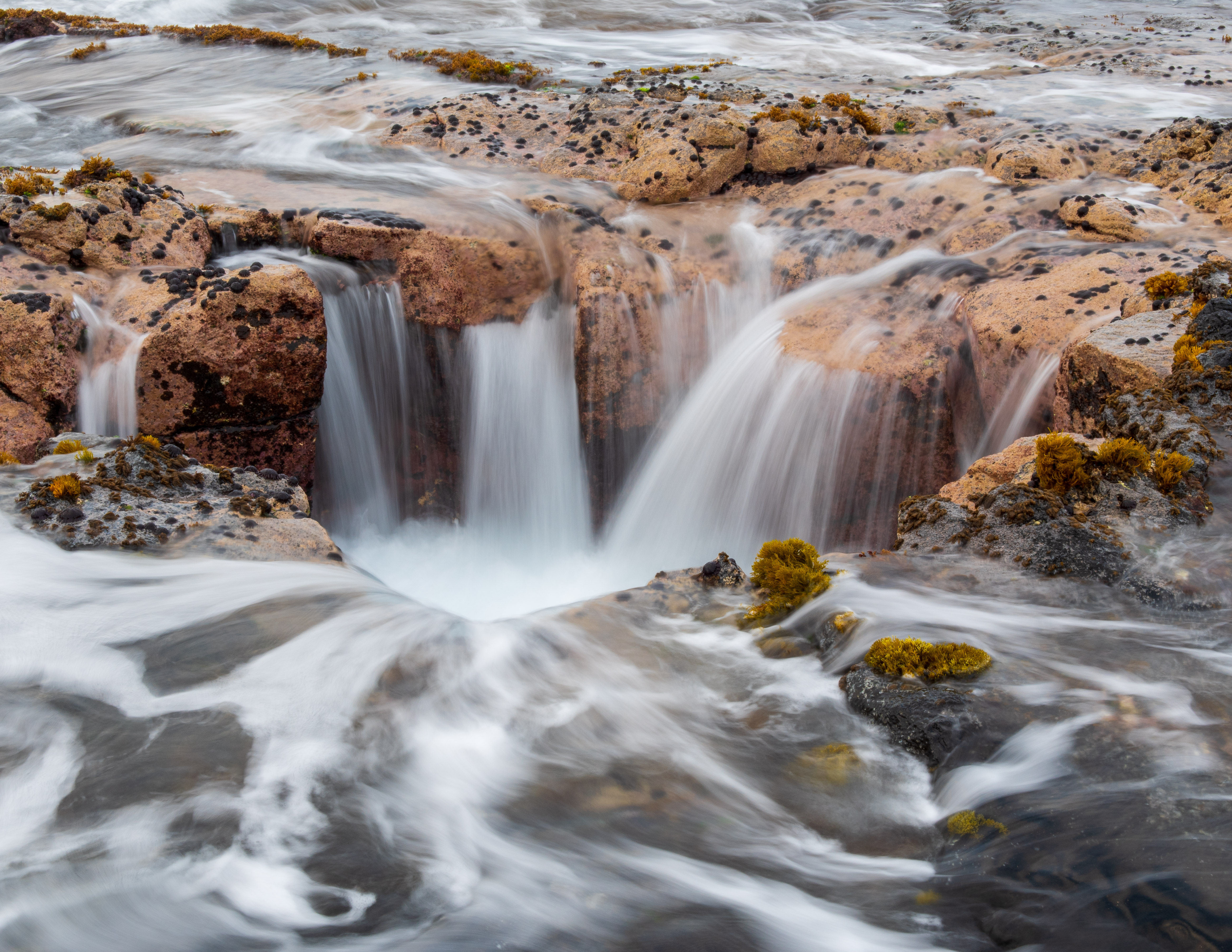 closeup of pele's well in Hawaii