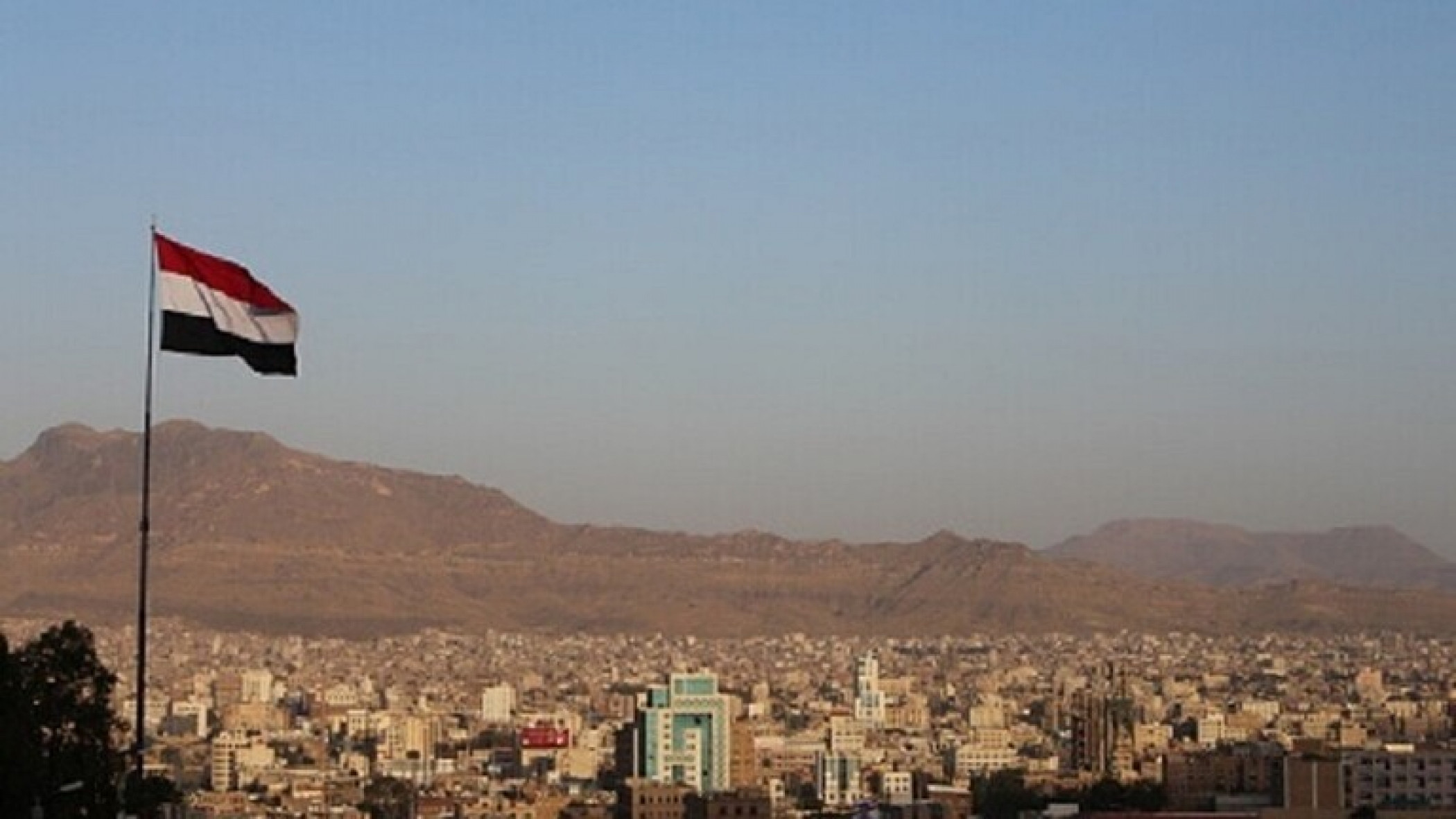 The "Supreme Politician" in Sana'a: Renewing the truce requires the payment of salaries and the restoration of services