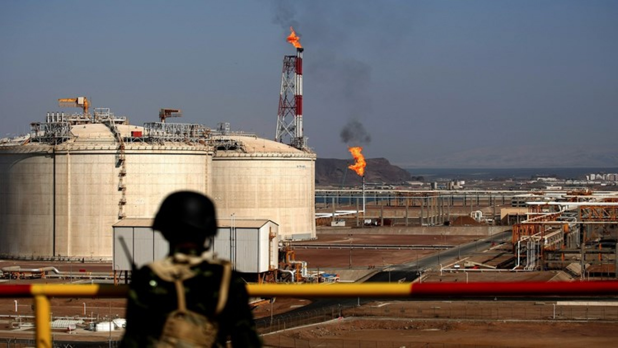Sana'a: An oil company suspends its business until an agreement is reached that guarantees the rights of Yemenis
