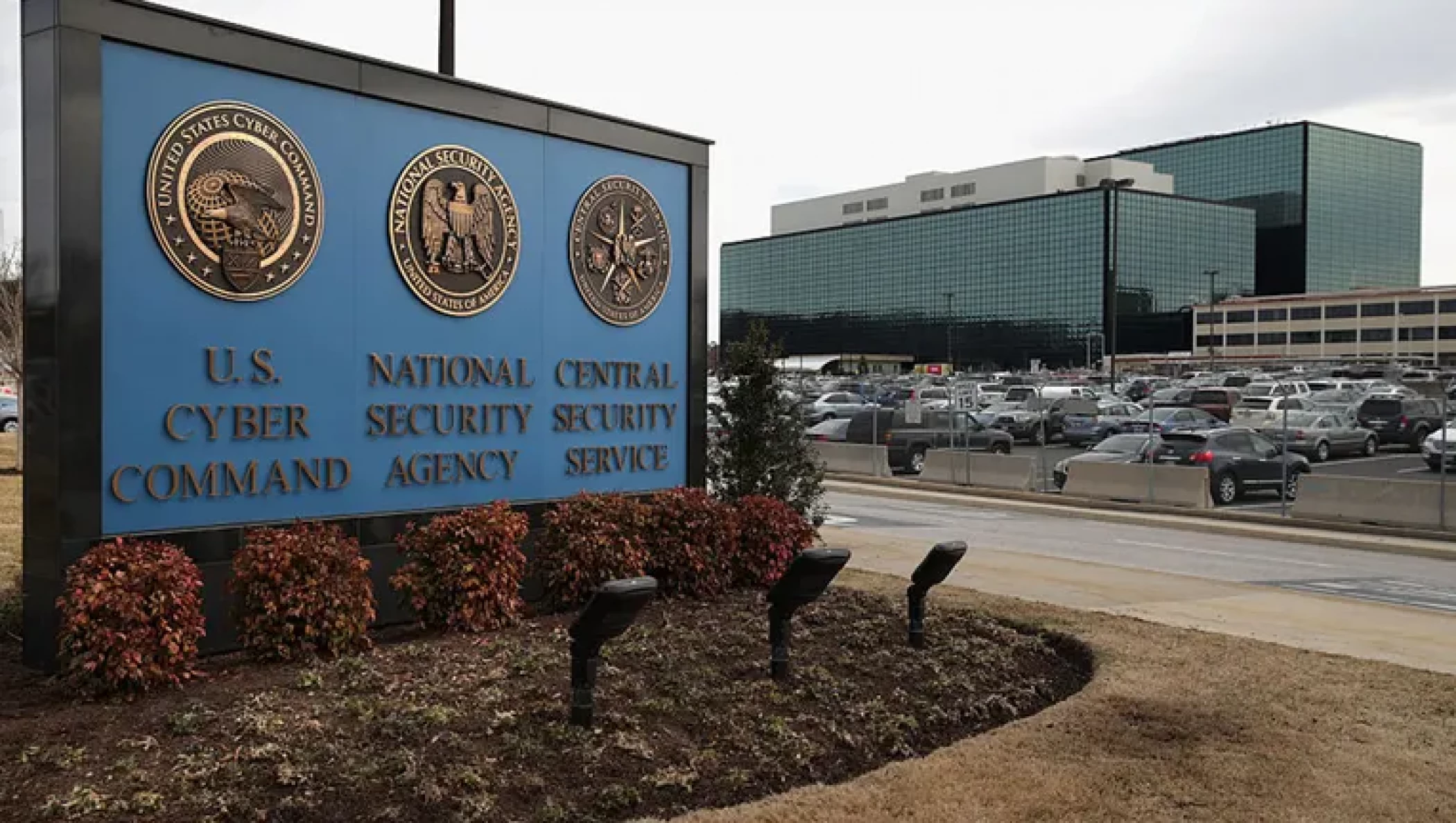 Former NSA employee charged with trying to sell secret US information