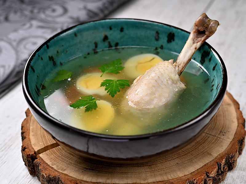 Бульйон із домашньої курки