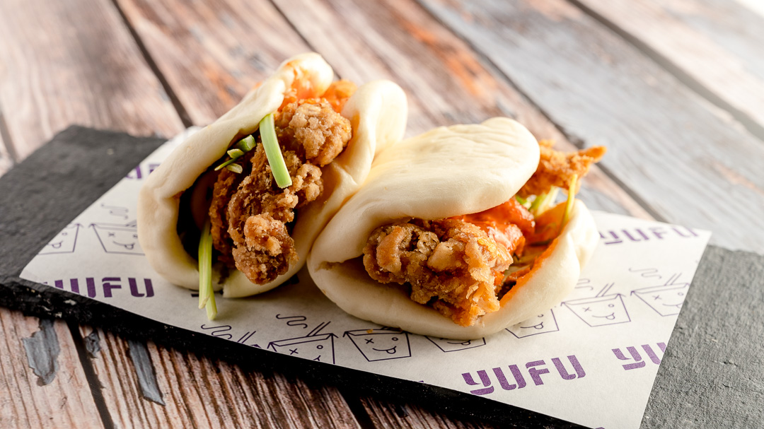 A19 CRISPY CHICKEN STEAMED BAO (2PCS)