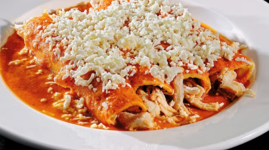 Enchiladas rojas con pollo