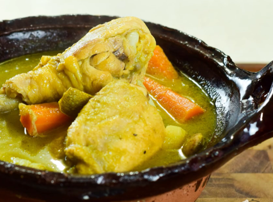 Mole de olla verde con pollo
