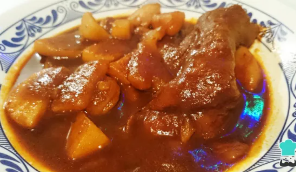 Pechuga en salsa de chile pasilla
