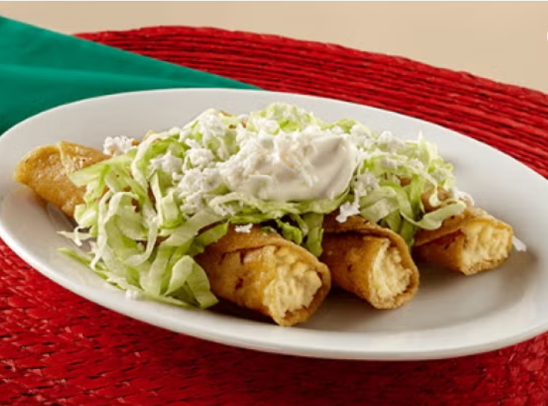 Tacos dorados de pollo