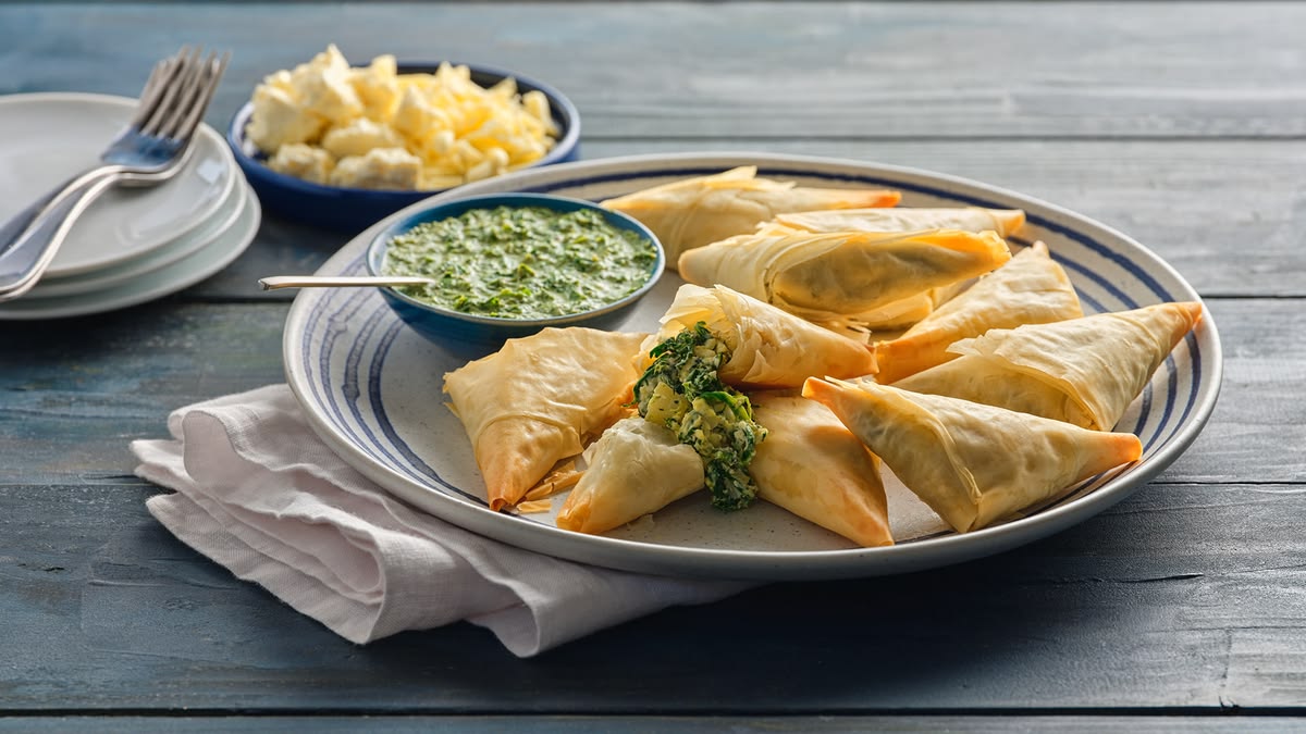 Spinach & Cheese Samosa