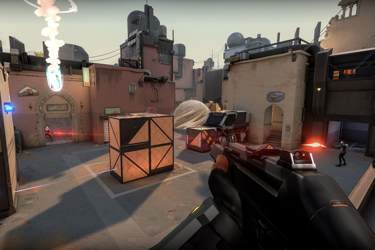 Valorant player looking over B-site on Bind.