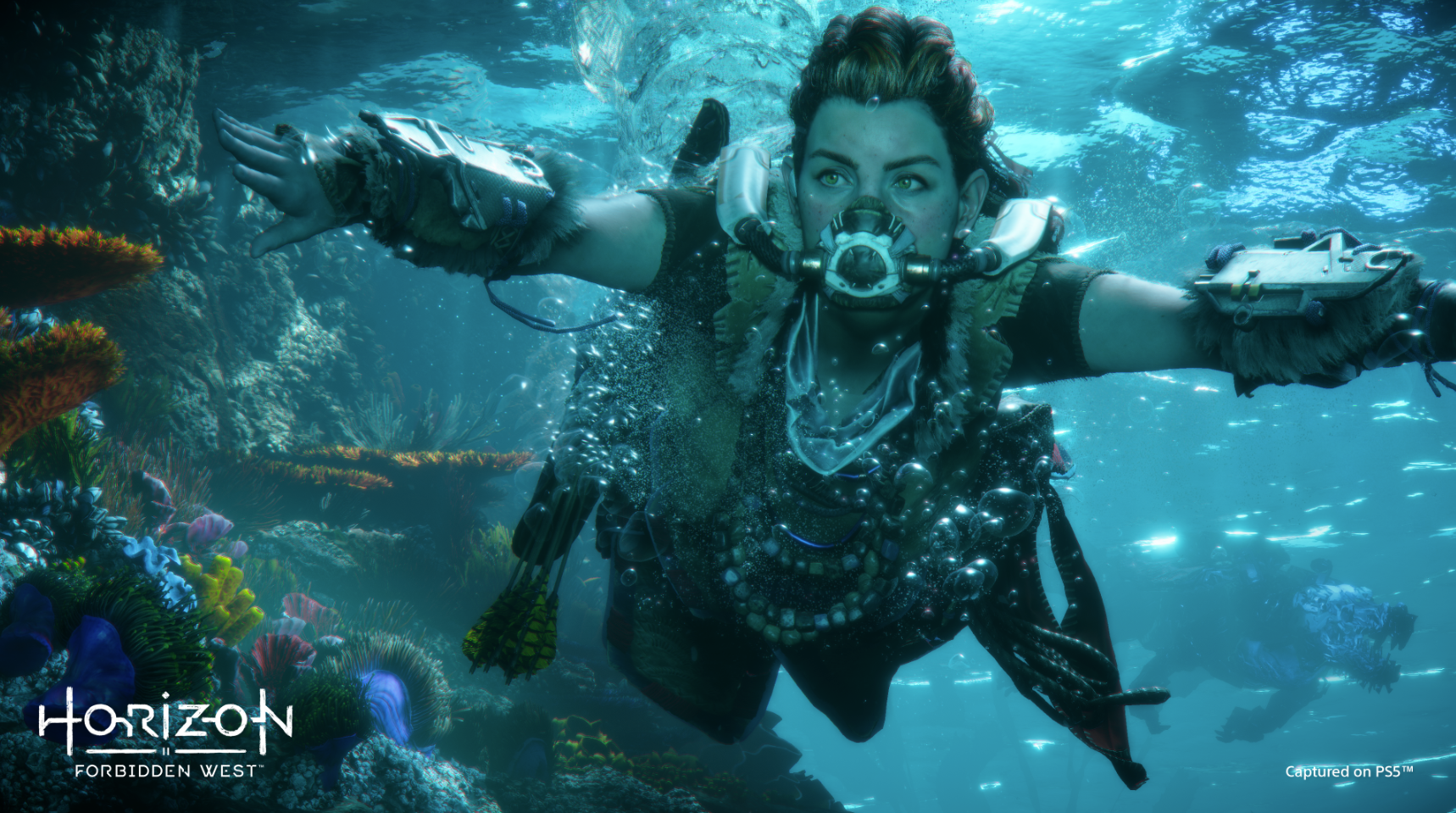 Aloy swimming underwater in Forbidden West