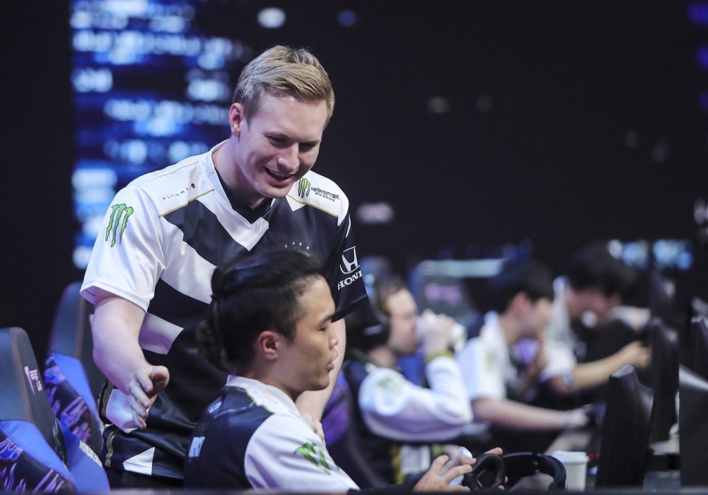 Broxah and Impact playing for Liquid at Worlds 2020