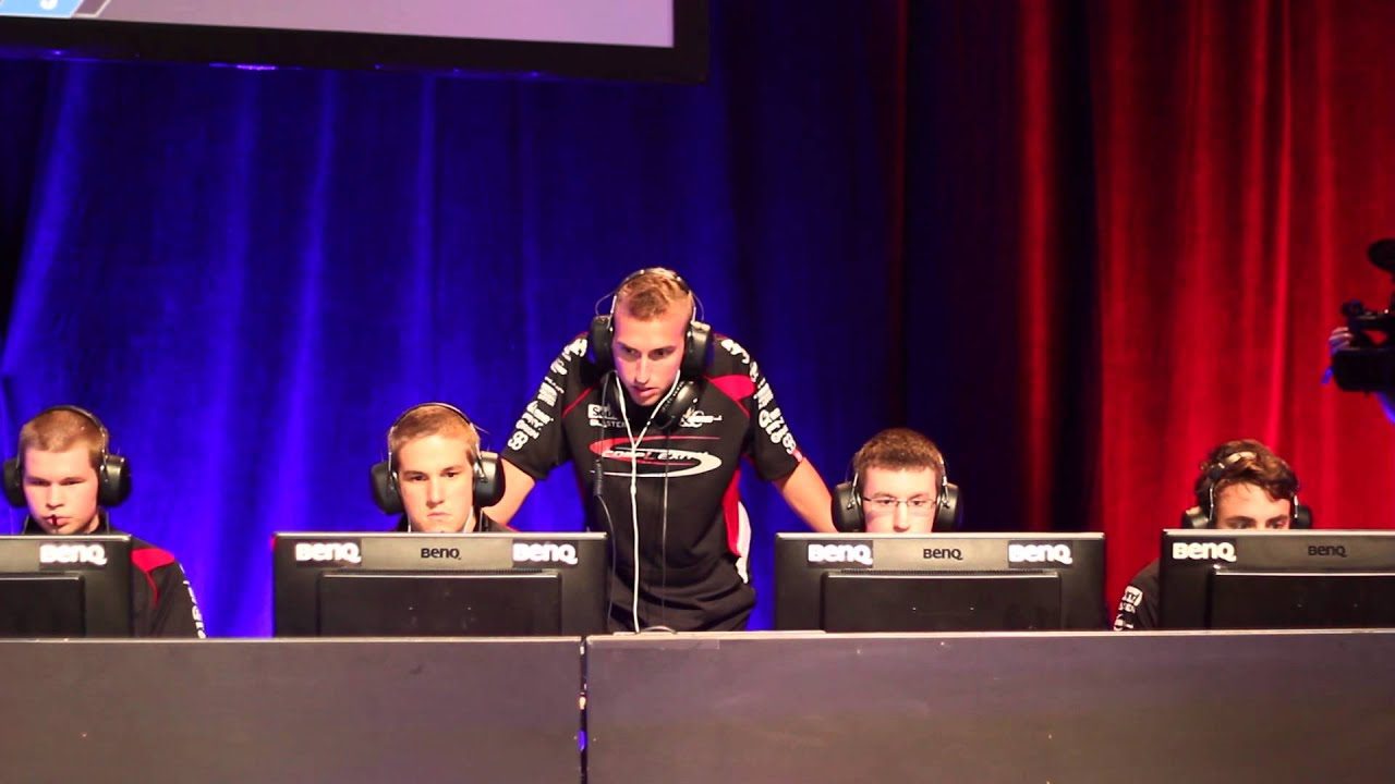 Some Call of Duty fans thought that compLexity gained an unfair advantage when Mr X could make calls in-game. RINGSHOUSE / YouTube