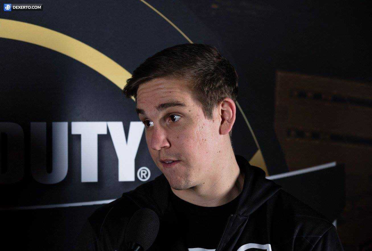 Coaches like OpTic's Tyler 'TeePee' Polchow will be able to communicate clearly between maps.