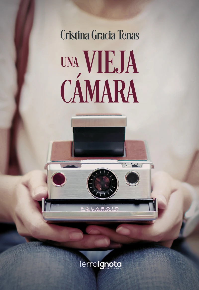 Portada: Una vieja cámara