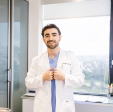 Ampliar imagen: Arturo Uribe Morales, Médico general Tijuana