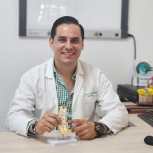 Ampliar imagen: Oscar Alonso Pelayo, Anestesiólogo Autlán de Navarro