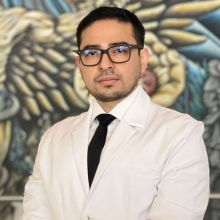 Ampliar imagen: Carlos Alberto Pecina Mendoza, Cirujano general Ciudad Juarez