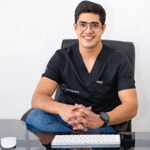 Ampliar imagen: Joel Alejandro Sánchez Zúñiga, Dentista - Odontólogo Guadalajara