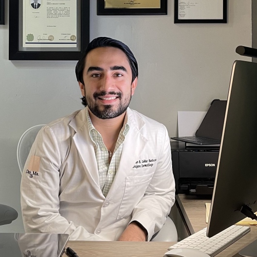 Dr. Adrián Cuéllar Barboza opiniones Dermatólogo Doctoralia