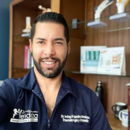 Dr. Irving Alejandro Mendoza Padilla, Ortopedista