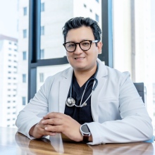 Ampliar imagen: Marco Antonio Vargas Tames, Cirujano general Tijuana