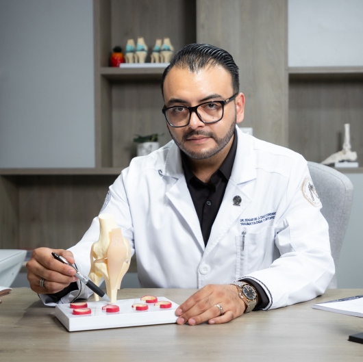 Dr. Edgar de Jesús Díaz Cordero Traumatólogo, Ortopedista, Uruapan