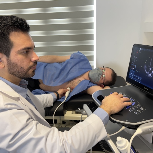 Dr. Víctor Abraham Navarro López Cardiólogo, Aguascalientes Agenda