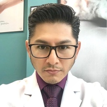 Ampliar imagen: Enrique Israel Hernández Morales, Médico general Tijuana