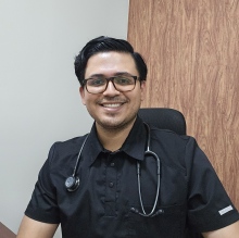 Ampliar imagen: Eleazar Avila Esparza, Infectólogo Torreon