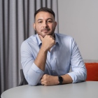 Dr. César Benítez León