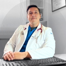 Ampliar imagen: Alexis Karim López Jardon, Médico general Naucalpan de Juárez