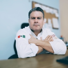 Ampliar imagen: Juan Arturo Torres Reyes, Médico general Mérida