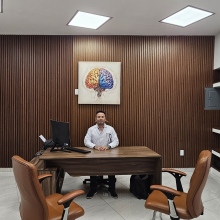 Ampliar imagen: Pedro Humberto Canepa Jimenez, Neurocirujano Villahermosa