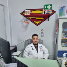 Ampliar imagen: Héctor Cortes Marín, Pediatra Nezahualcóyotl