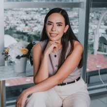 Ampliar imagen: Karina Estefani Flores Aceves, Especialista en Obesidad y Delgadez Querétaro