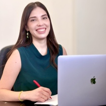 Ampliar imagen: Dina Eunise Rodriguez Soto, Cirujano general Ciudad Juarez