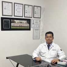 Ampliar imagen: Edgar Nucamendi Solís, Ginecólogo San Cristobal de las Casas