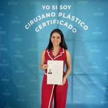 Ampliar imagen: Karen Stephanie Reus Muratalla, Cirujano general Guadalajara