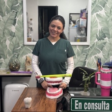 Ampliar imagen: Alicia Araceli Navarro Burguete, Dentista - Odontólogo Cuauhtémoc